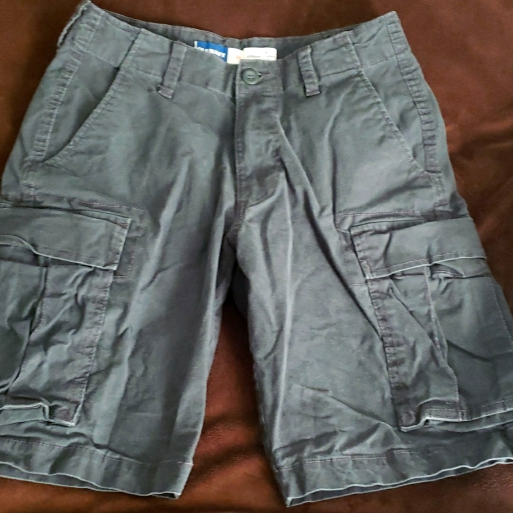Old Navy Mens blue cargo shorts, waist 28, like new!